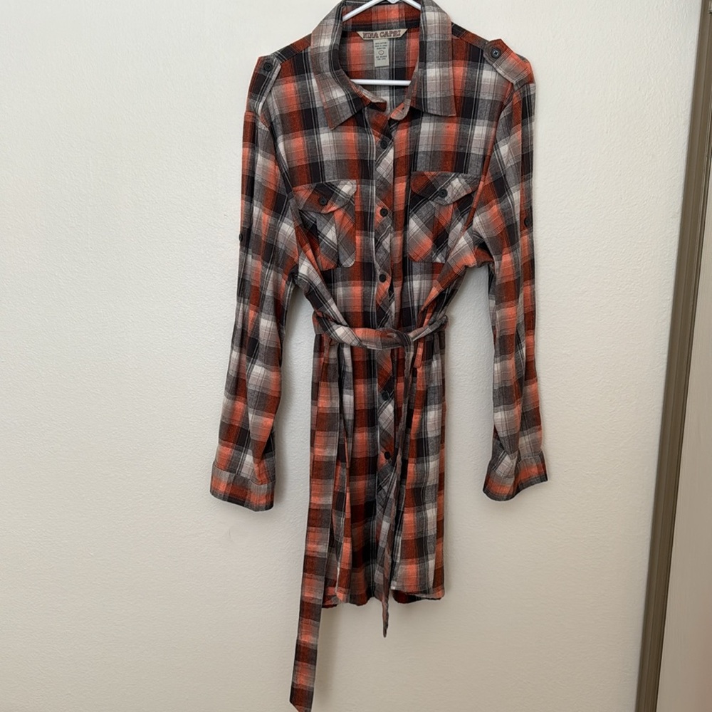 36" Long Plaid Button-Up Shirt - Picture 5 of 5
